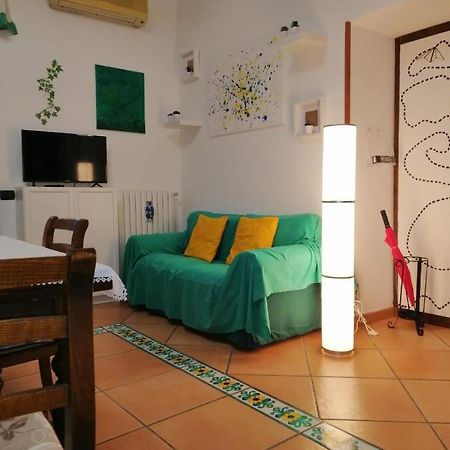 شقة La Casa Di Tania A Napoli المظهر الخارجي الصورة