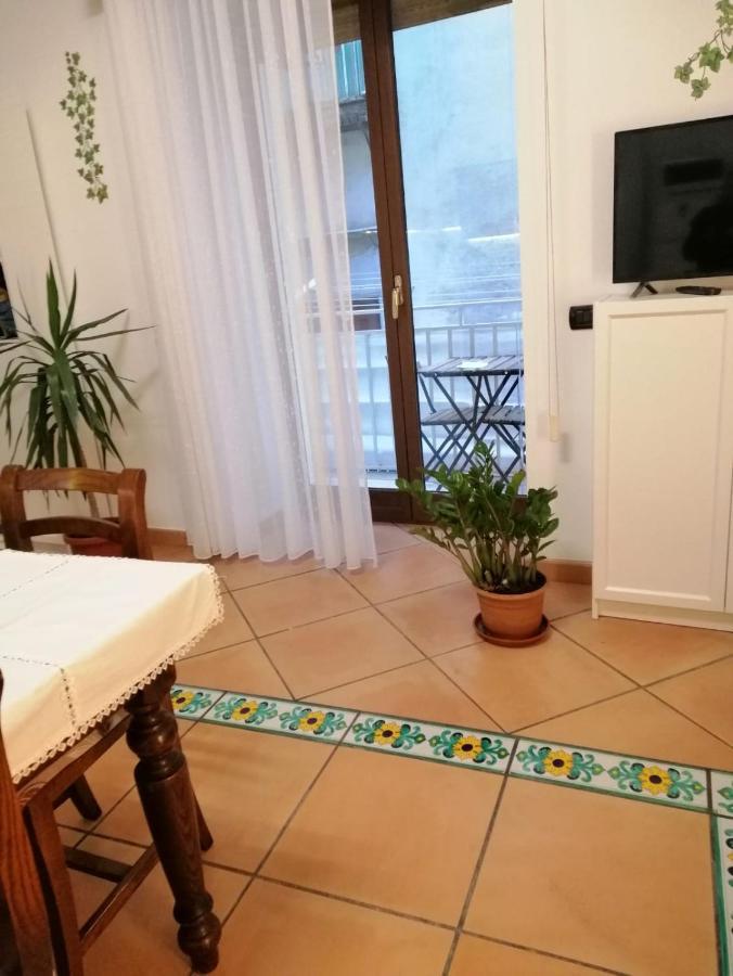 شقة La Casa Di Tania A Napoli المظهر الخارجي الصورة