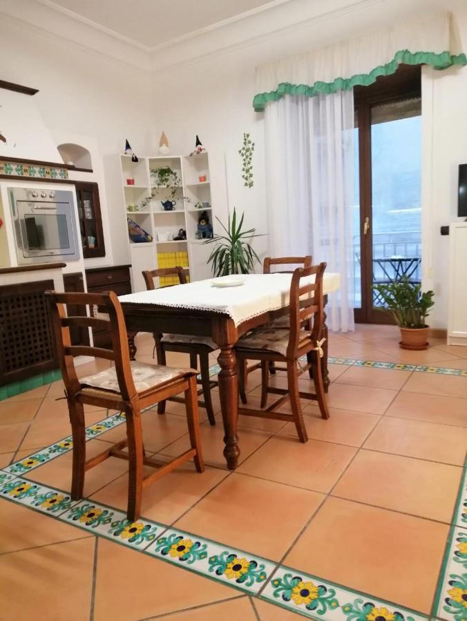 شقة La Casa Di Tania A Napoli المظهر الخارجي الصورة