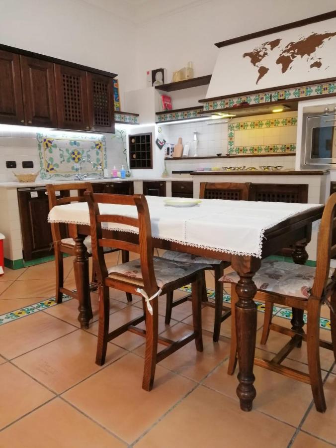 شقة La Casa Di Tania A Napoli المظهر الخارجي الصورة